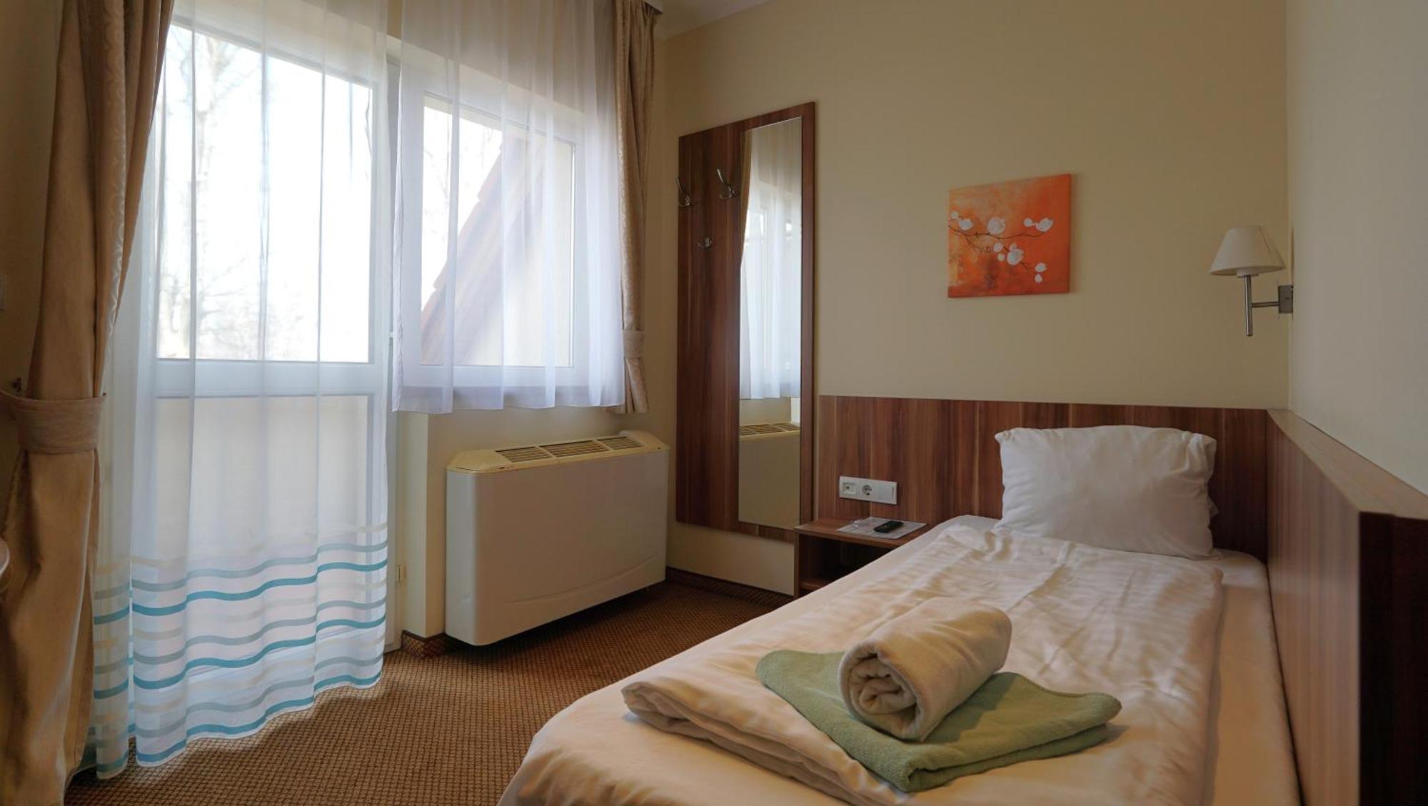 Balaton Colors Beach Hotel Siofok Phòng bức ảnh
