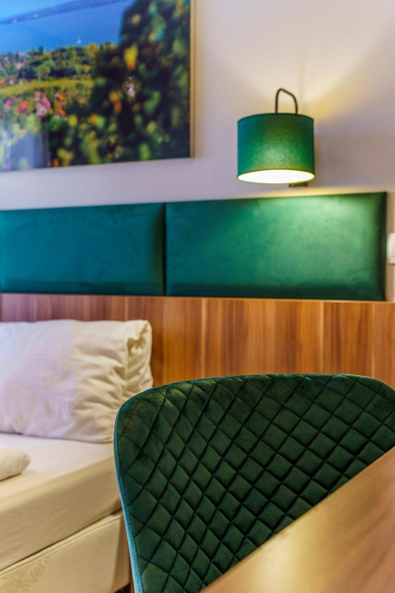 Balaton Colors Beach Hotel Siofok Ngoại thất bức ảnh