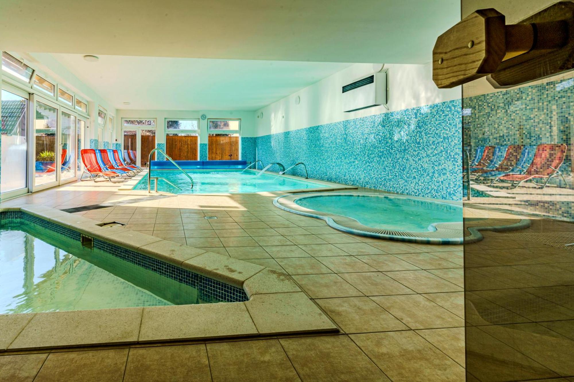 Balaton Colors Beach Hotel Siofok Ngoại thất bức ảnh