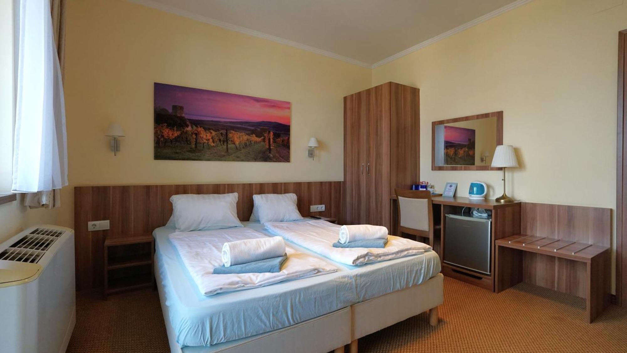 Balaton Colors Beach Hotel Siofok Ngoại thất bức ảnh