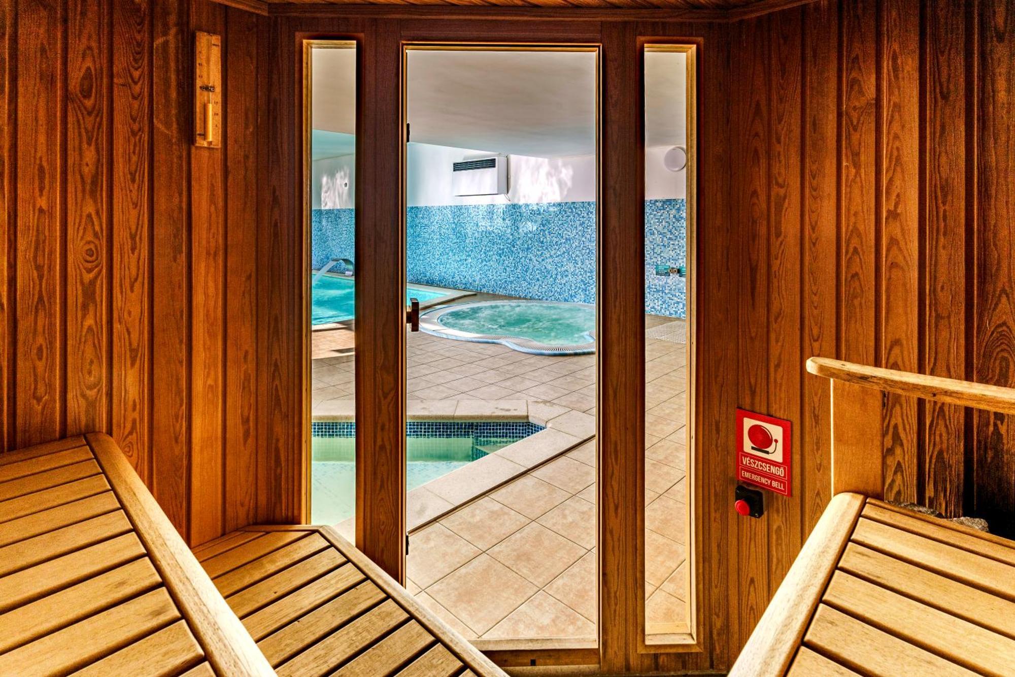 Balaton Colors Beach Hotel Siofok Ngoại thất bức ảnh
