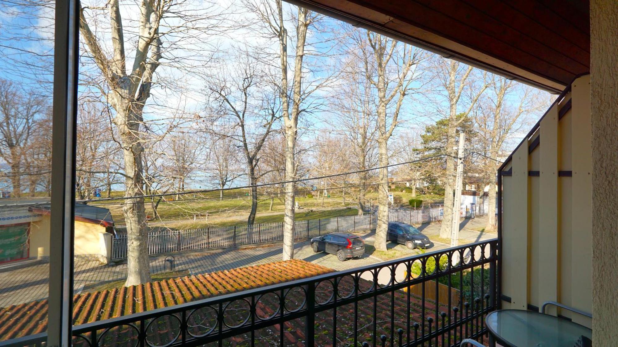 Balaton Colors Beach Hotel Siofok Ngoại thất bức ảnh