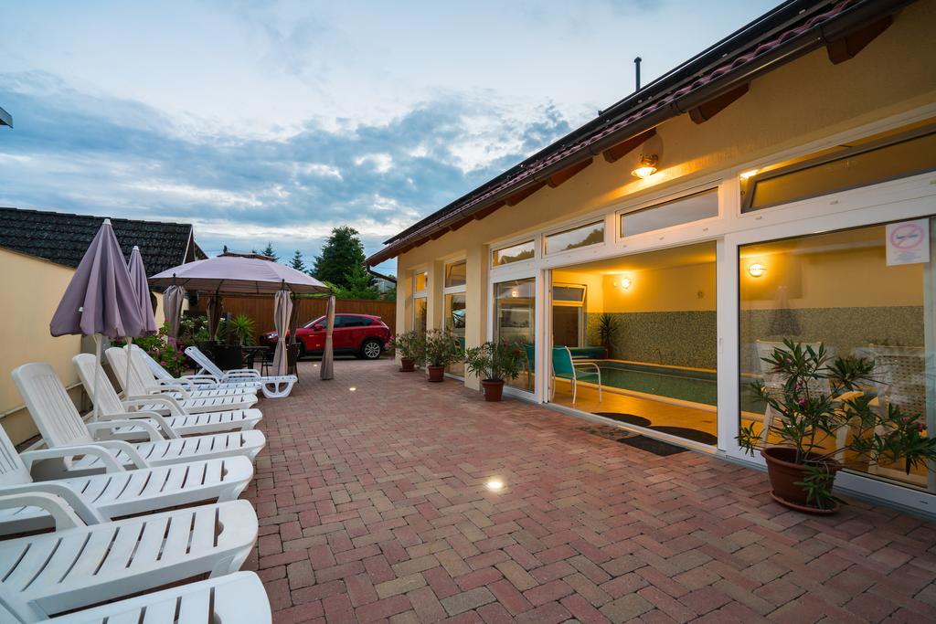 Balaton Colors Beach Hotel Siofok Ngoại thất bức ảnh