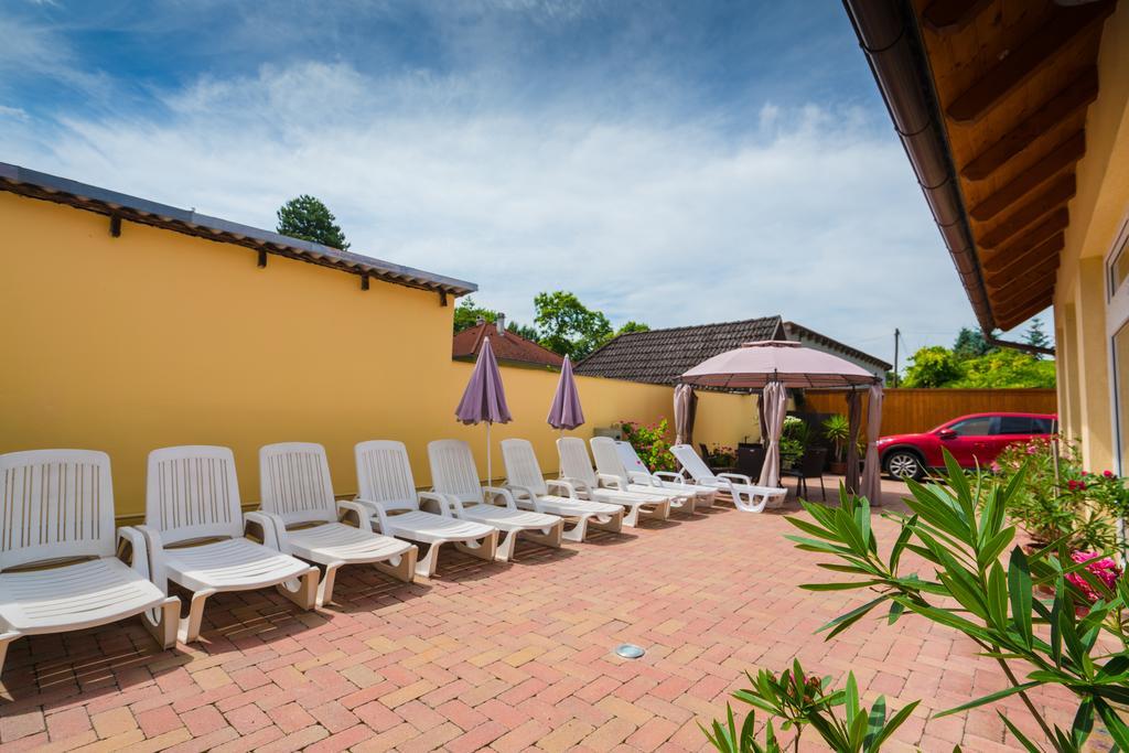 Balaton Colors Beach Hotel Siofok Ngoại thất bức ảnh