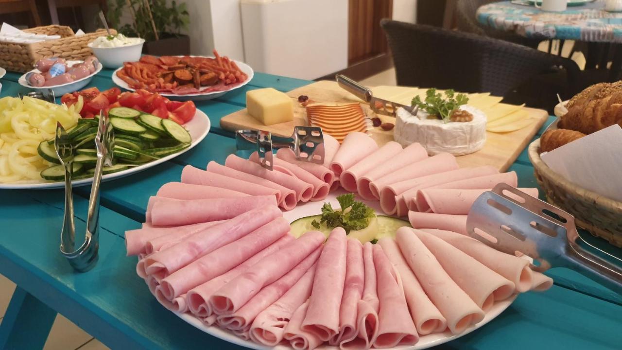 Balaton Colors Beach Hotel Siofok Ngoại thất bức ảnh