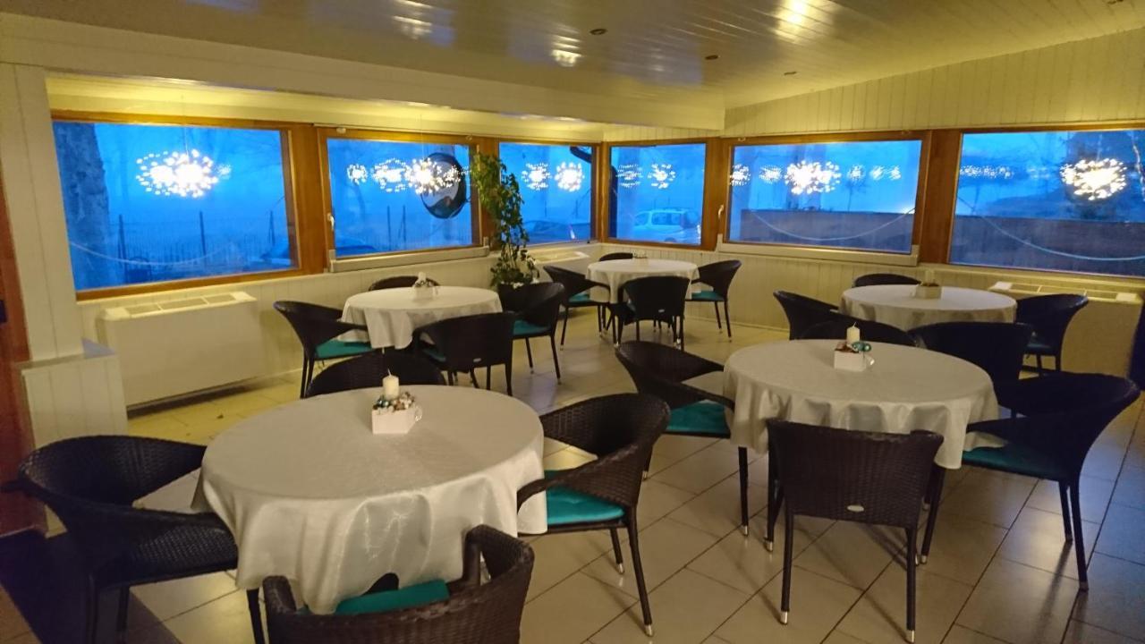 Balaton Colors Beach Hotel Siofok Ngoại thất bức ảnh